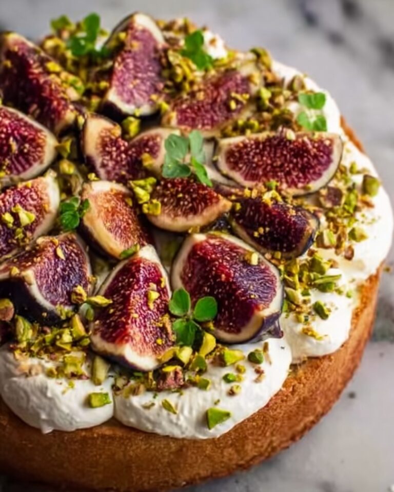 Fig, Goat Cheese & Pistachio Wreath Recipe