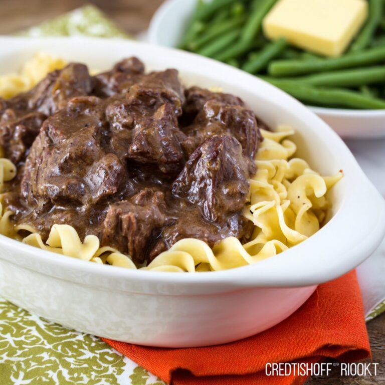 Easy Crockpot Beef Tips with Gravy Recipe
